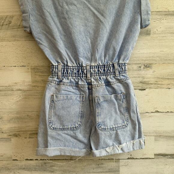 🍁 Zara Denim Mini Overalls Romper Raw Hem Snap Closure Cotton Light Wash Summer - Picture 8 of 16